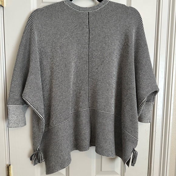 CAbi Navy and White Cardigan Sweater Relaxed Fit - Picture 2 of 7